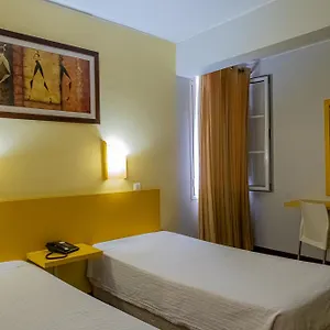 Residencial Chafariz /queimada Фуншал